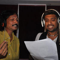 Malaysia Singer Anand sings for Oru Nadigaiyin Vakkumoolam | Picture 85882